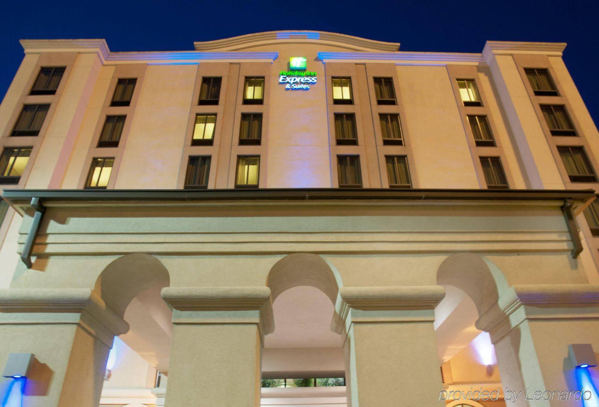 Holiday Inn Express & Suites Houston - Memorial Park Area By Ihg Dış mekan fotoğraf